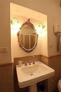 Tourist House Liberty Oda ve Kahvaltı Floransa